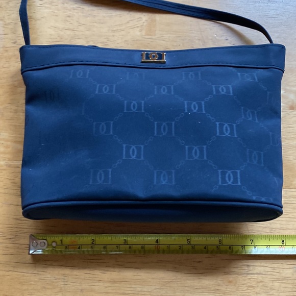 WOMEN'S NAVY BLUE PURSE HAS A DD EMBLEM AND MONOGRAM in great condition - Picture 4 of 8